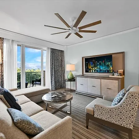 Stylish Suite To Have A Great Stay!